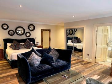 bridal-suite-bedroom