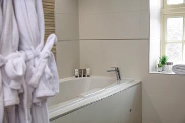 pjparty-apartment-bedroom