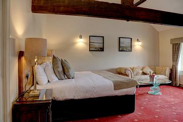 pjparty-apartment-bedroom