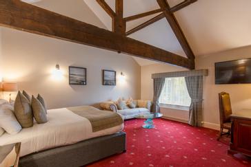 pjparty-apartment-bedroom