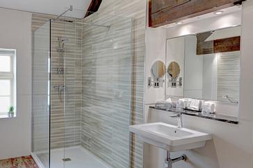 pjparty-apartment-bedroom