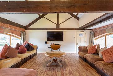 pjparty-apartment-bedroom